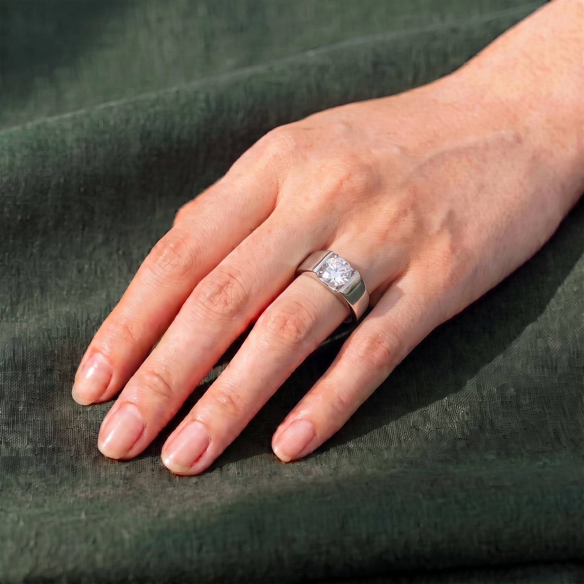 Flat Solid Bezel Moissanite Ring 116LV