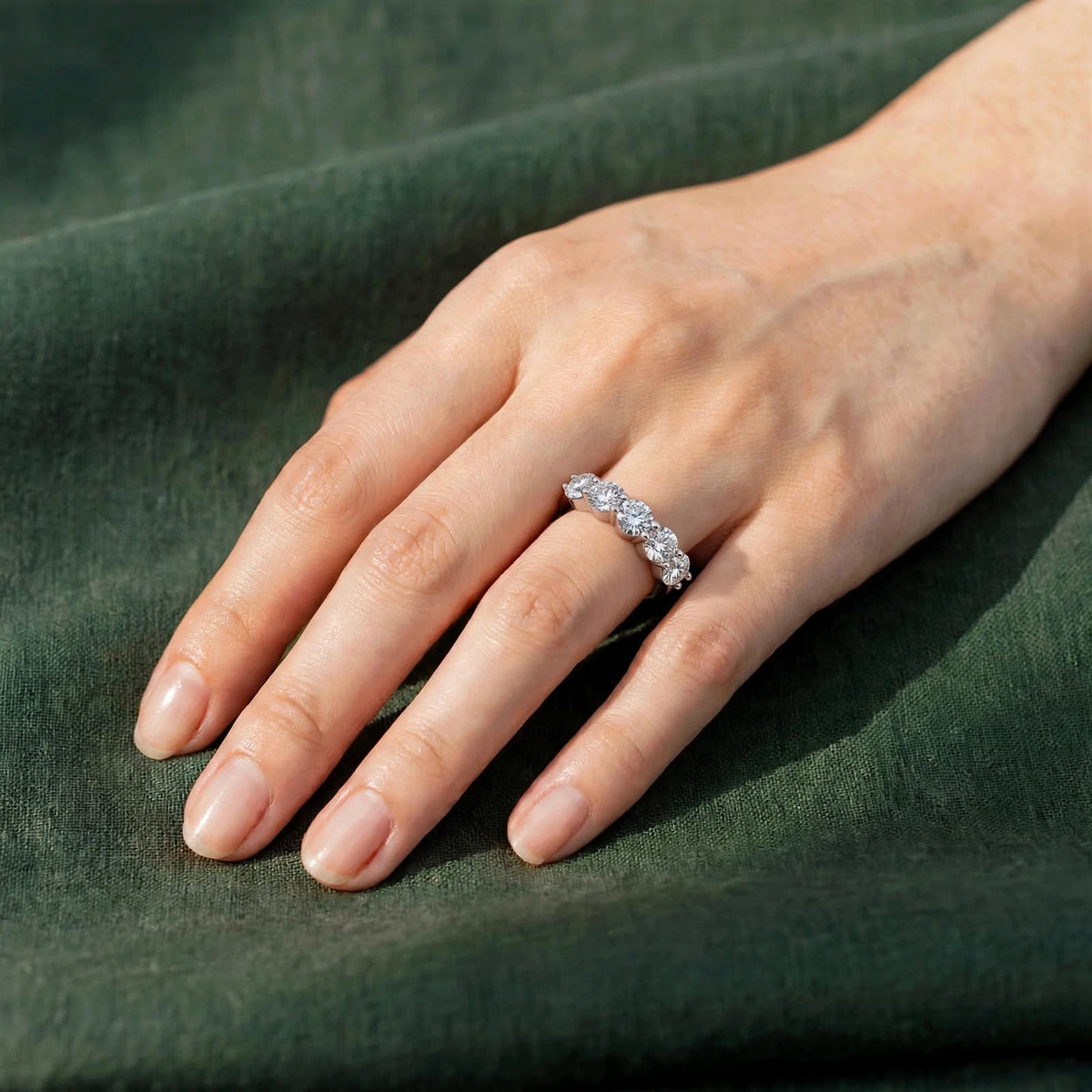 Symmetrical Round Gemstone Alignment Moissanite Ring 275LV