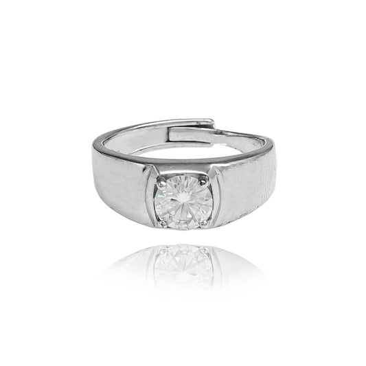 053LV Round Cut Solitaire Ring