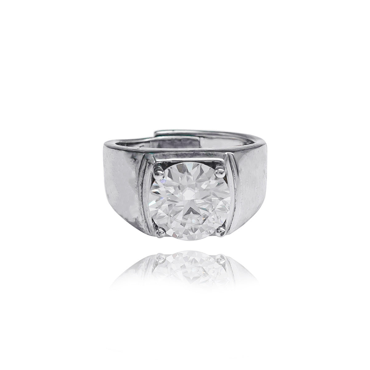 056LV Round Cut Solitaire Ring