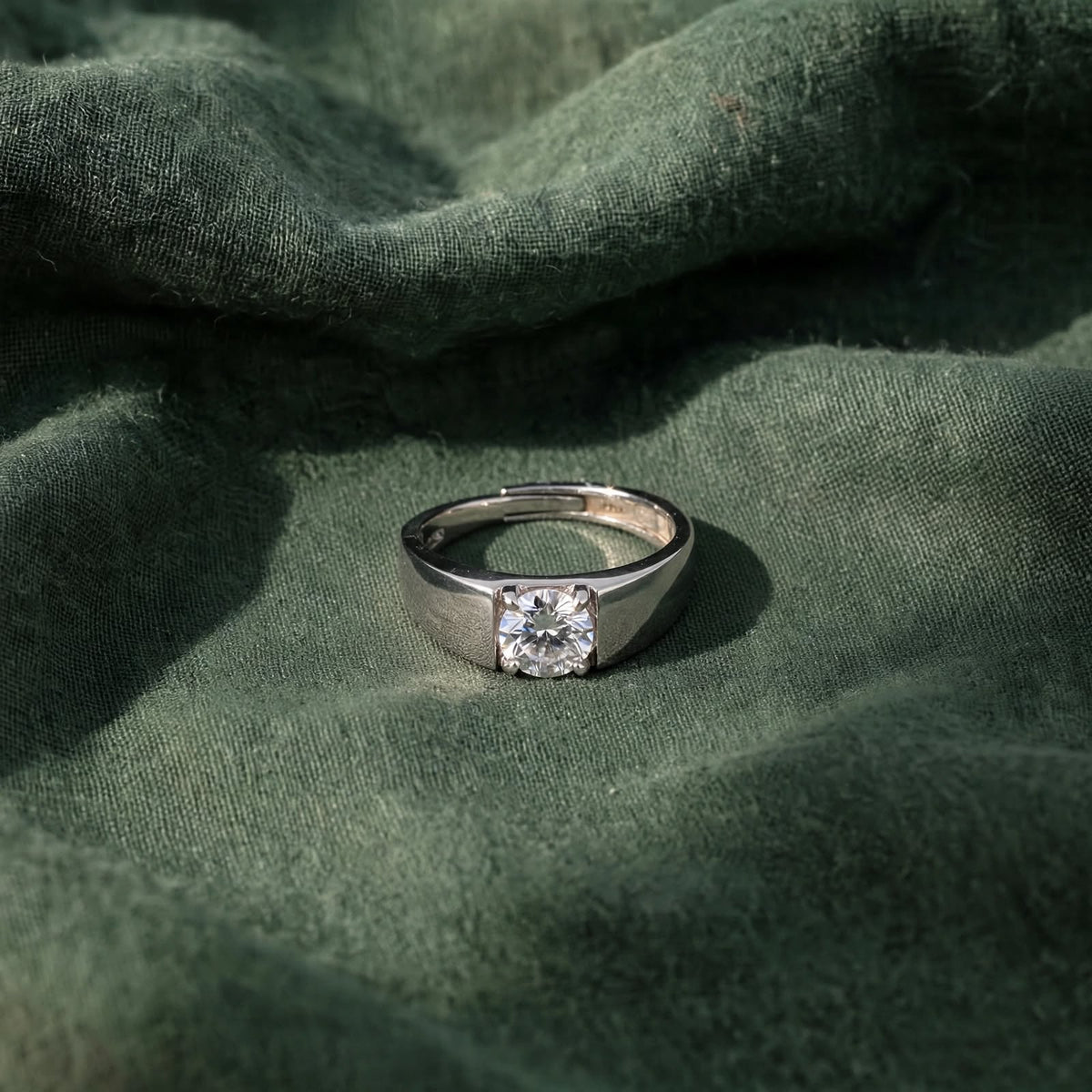 Flat Solid Bezel Moissanite Ring 116LV