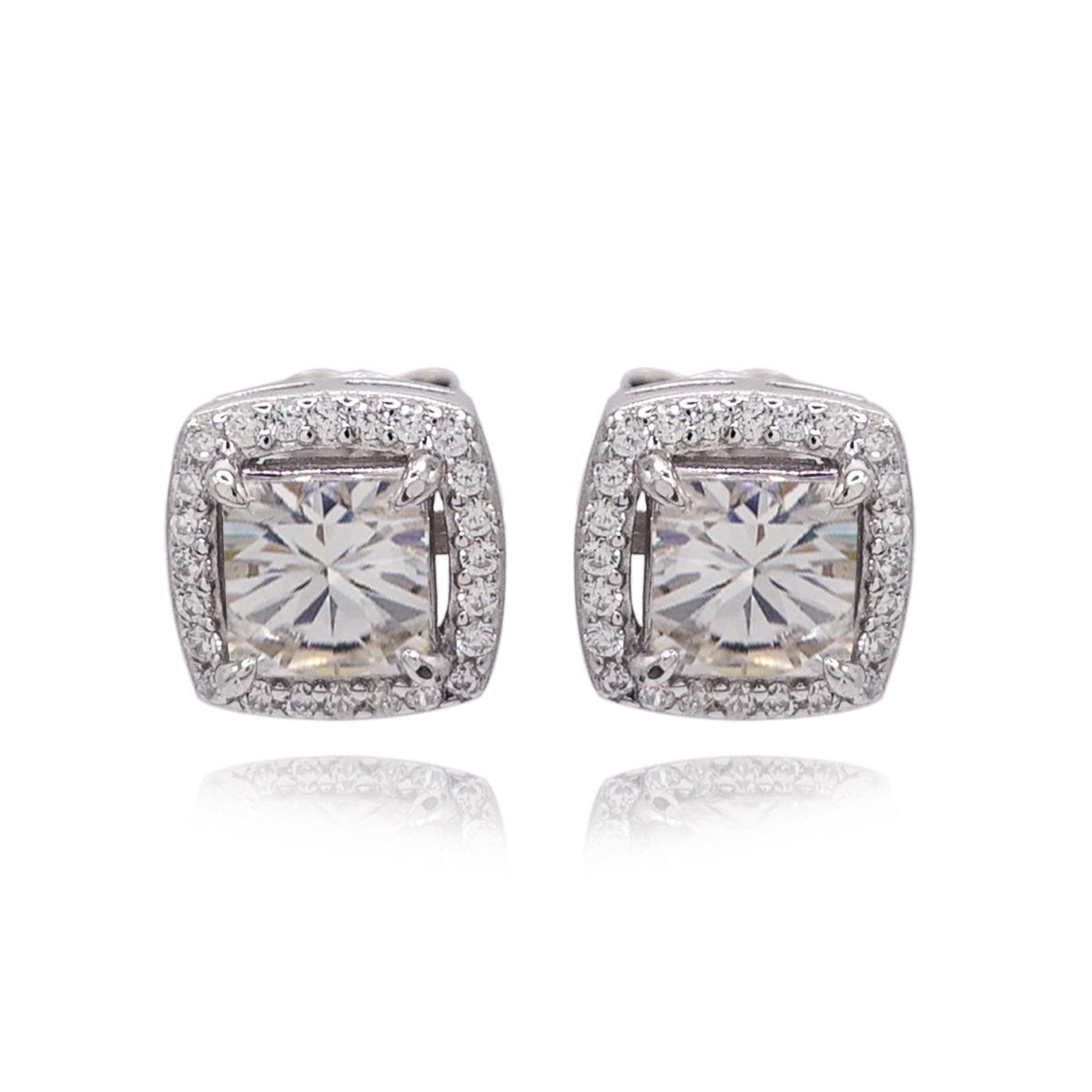 177LV Moissanite Heart Shaped Paved Stud Earrings