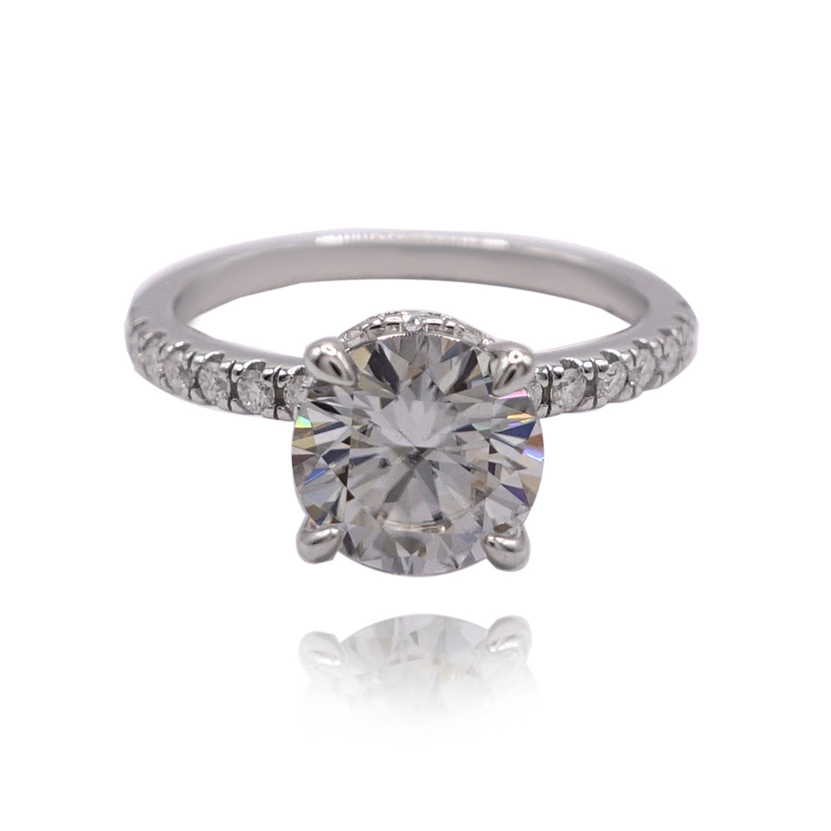 350LV Stunning Round Cut Engagement Ring