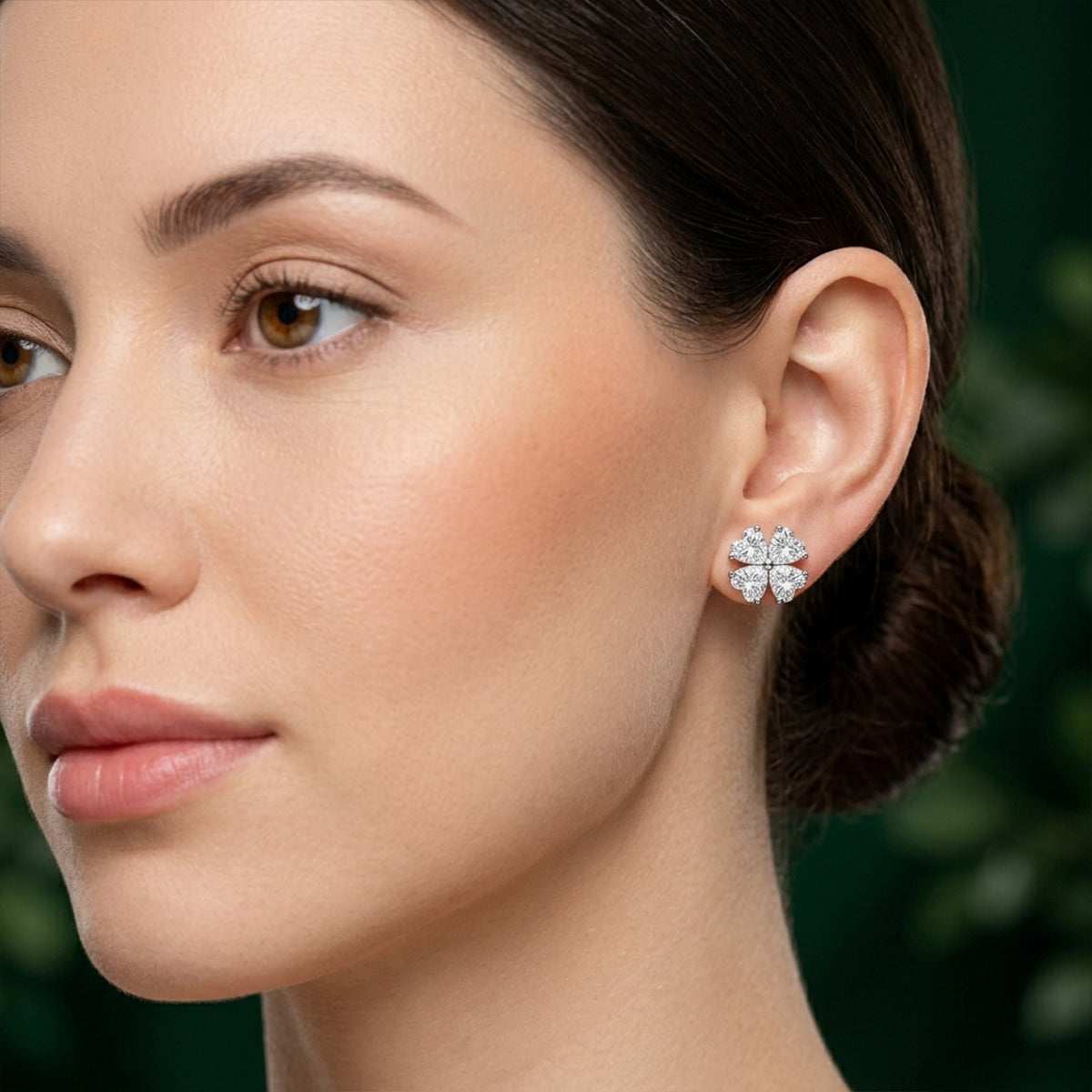 477LV Flower Heart Moissanite Stud Earrings